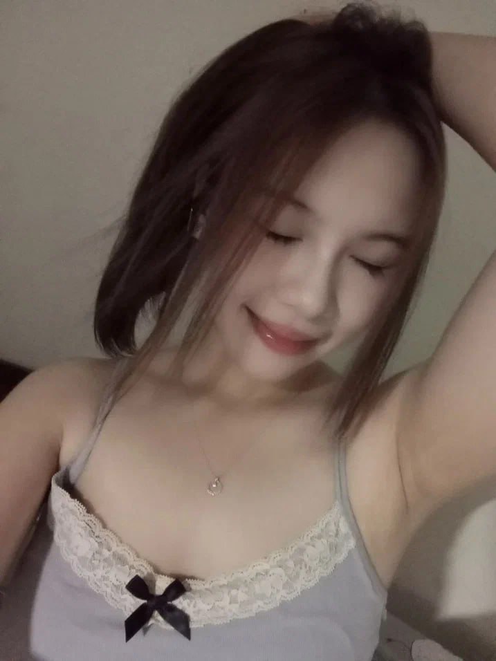 Anh gia sư xử đẹp 2 cô học trò ham chơi không lo học hành dù sắp tới kỳ thi